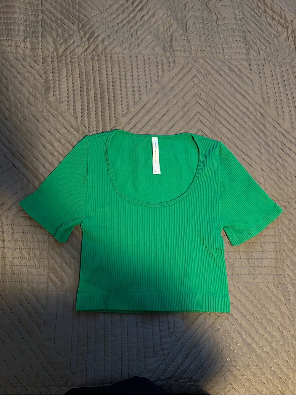 Aritzia Babaton Green Ribbed Scoop-Neck Crop Top – Medium